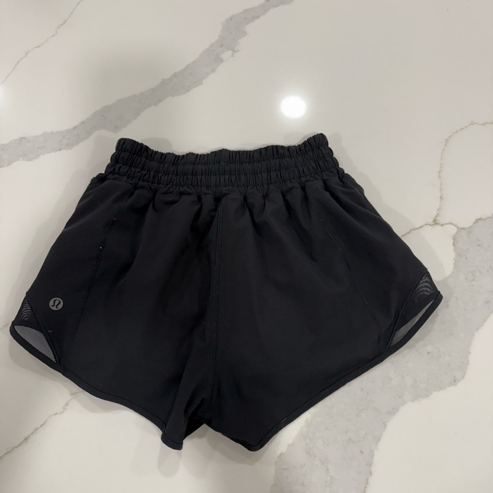Lululemon TRENDING Hotty Hot High-Rise Lined Short 2.5"